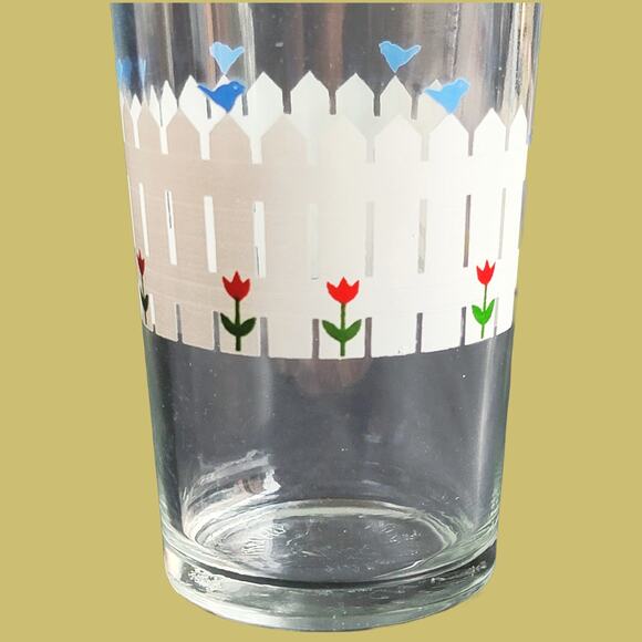 Vintage 1979 Federal Glass Picket Fence and Tulips 12 Oz Glass, Set of 4 - Picture 3 of 5